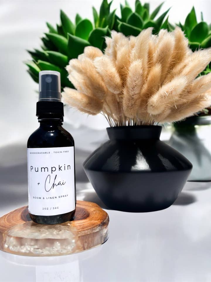 Pumpkin + Chai - Multi-Use Room & Linen Spray | Non-Toxic for wholesale by momMY TIME candle co.