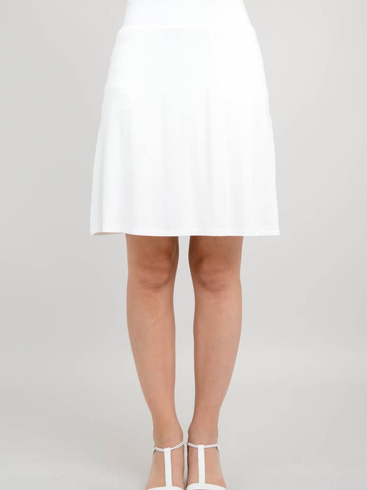 Magna Skort, Wit, Bamboe voor wholesale door Blue Sky Clothing Co LLC
