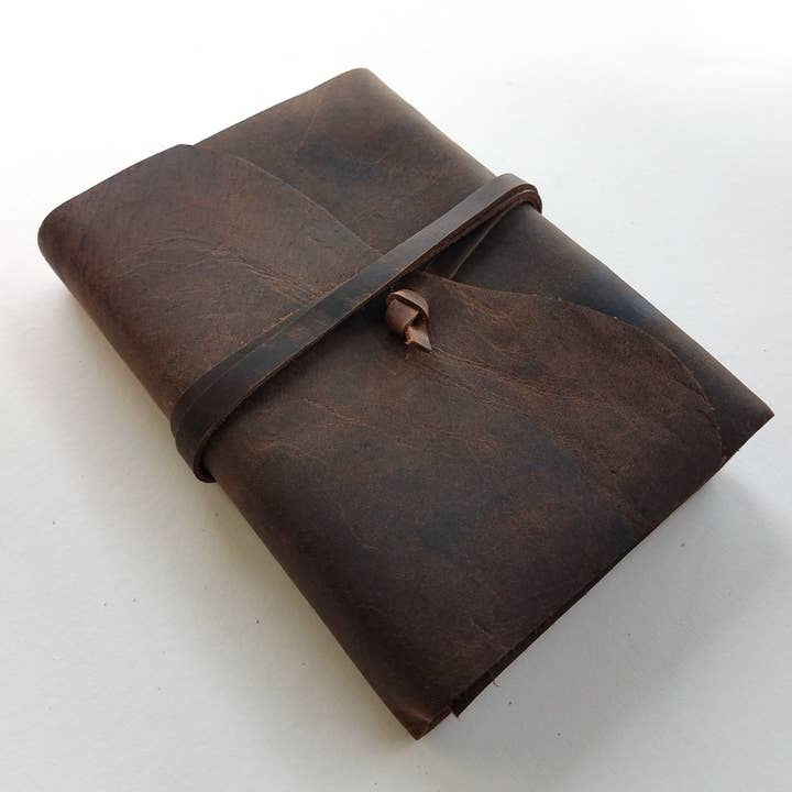 Lyoncraft - Wholesale Journal/Diary - Custom Logo Leather Journal With Cord Closure, Unlined Paper