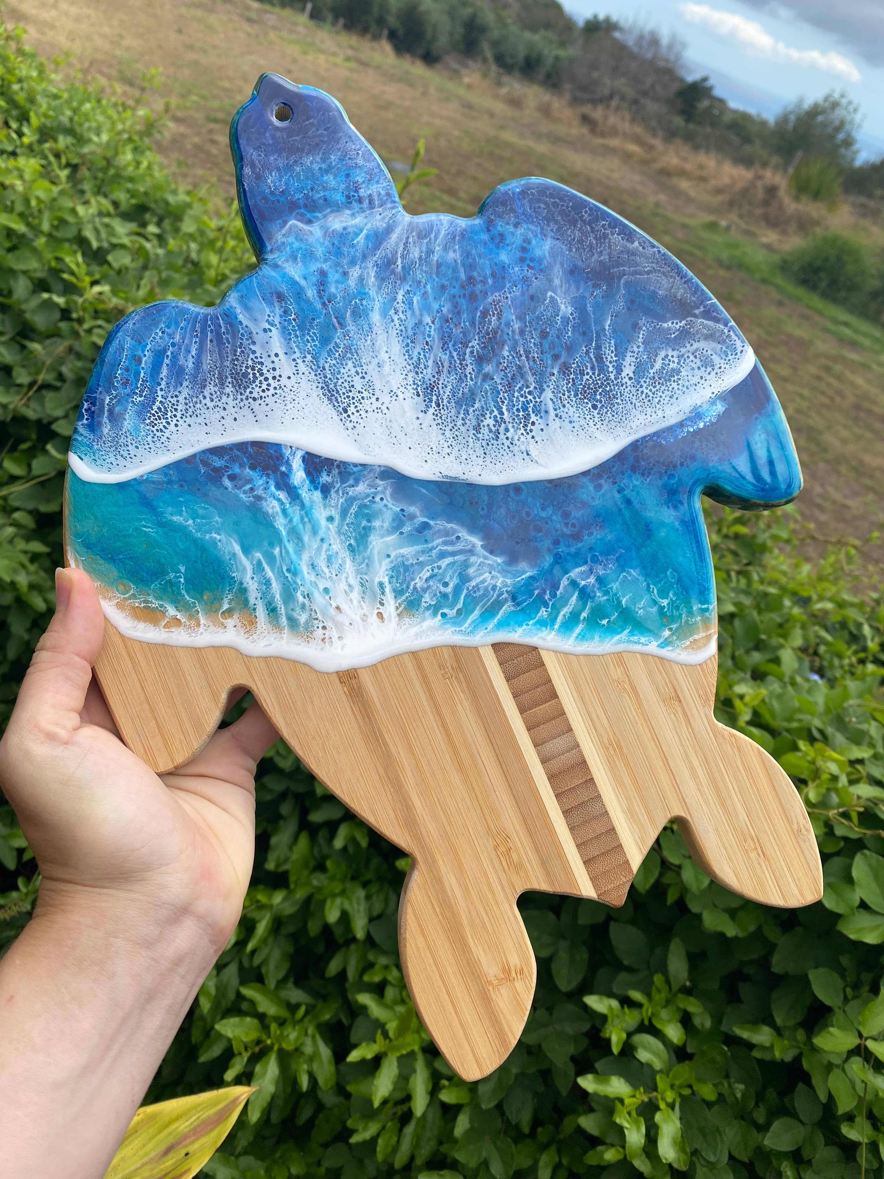 TBM Creations LLC - Vente Plateaux à fromage - Planche à fromage en résine Tortue | Planche à charcuterie Honu fabriquée à Maui2