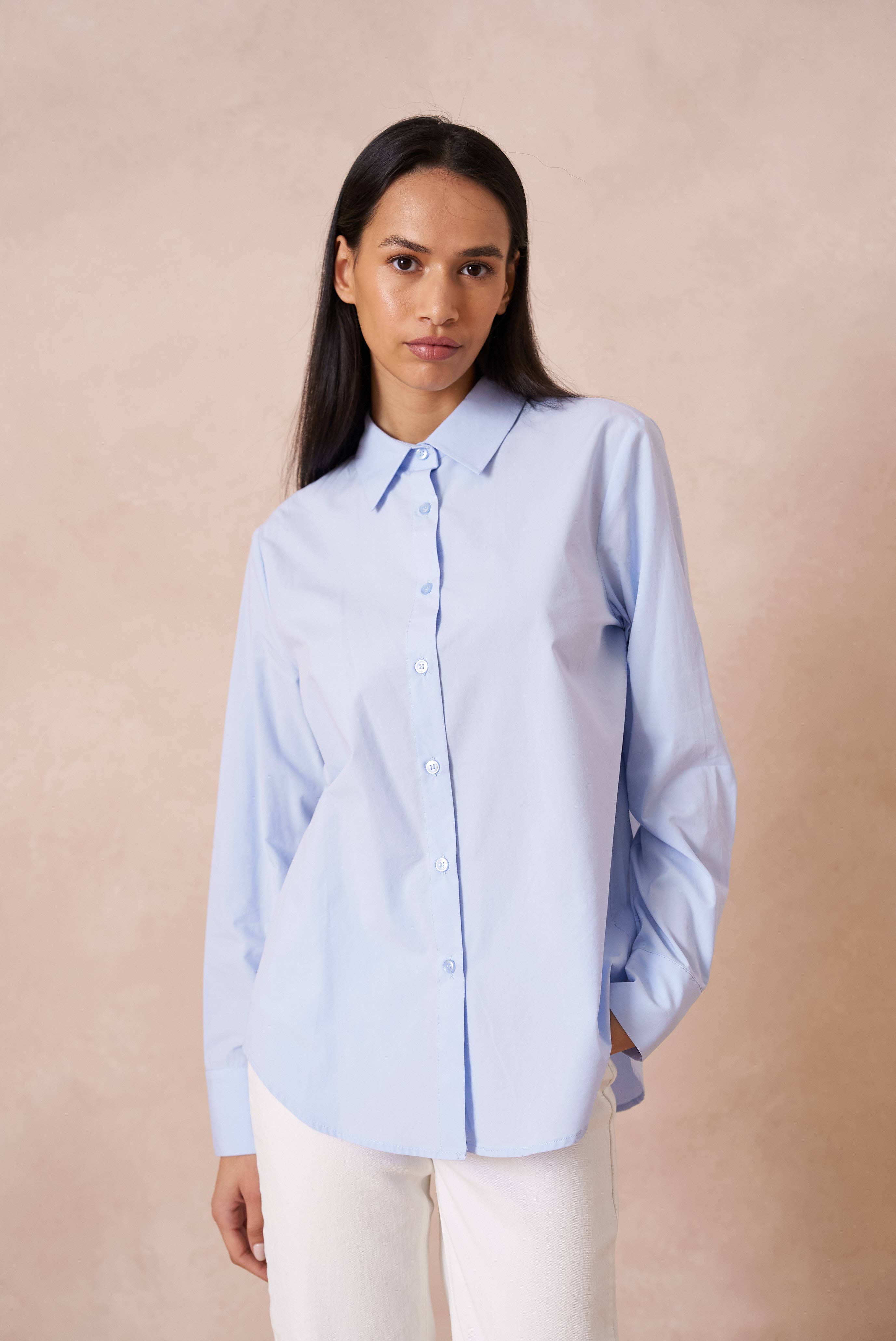 Attentif Paris - Wholesale Button Down Shirt - Women's - Plain cotton shirt with lapel collar6
