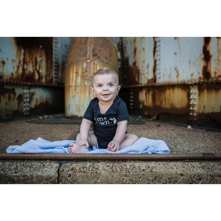 *CREAM* Michigan Home Grown - Combinaison pour bébé pour la vente par Simply Stated