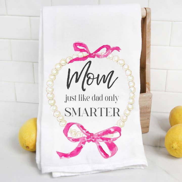 Mor Ligesom Far Bare Klogere Viskestykke for engroshandel hos The Preppy Pineapple Home