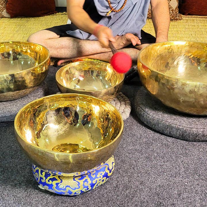 Handmade Shiny Finish Singing Bowl - Tibetan Singing Bowl For Meditation, Healing and Sound Therapy Session for wholesale by NadaYoga
