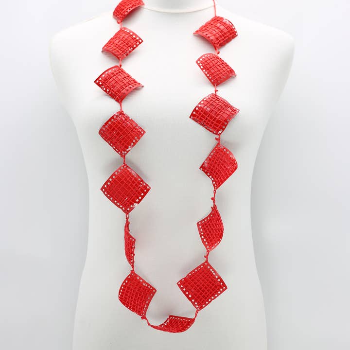 Jianhui London - Wholesale Bib Necklace - Thread On Square Recycled Plastic Necklace4