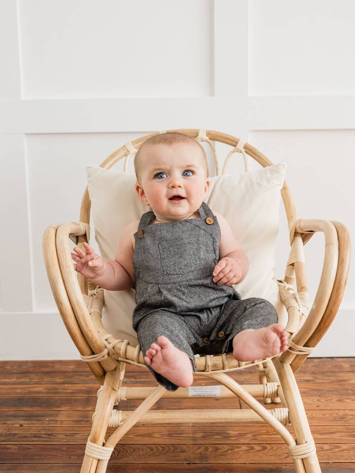 Peto infantil de niño en chambray negro para venta al por mayor de Yo Baby