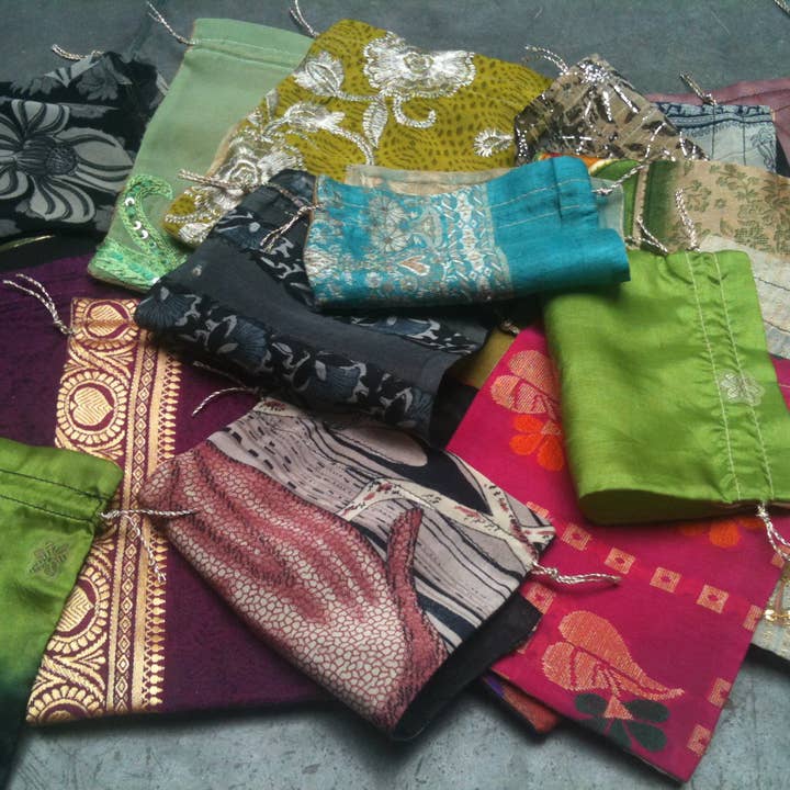 Ethical Global - Wholesale Gift Bag - Upcycled Sari Gift Bags (3 Sizes)6