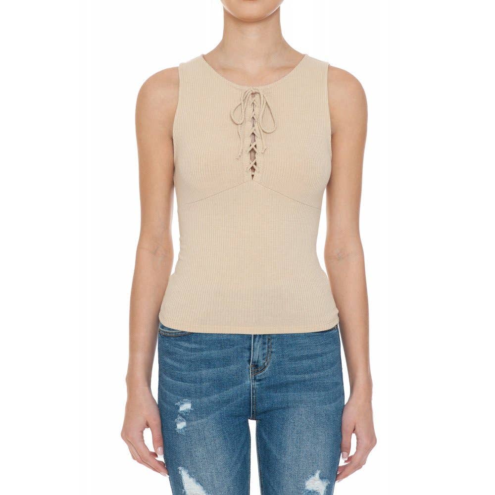 Paperdoll – Großhandel Strickoberteil – Damen – GERIPPTES ÄRMELLOSES TOP MIT RUNDHALSAUSSCHNITT UND SELBSTKLEBENDER SPAGHETTI-SCHNÜRUNG6