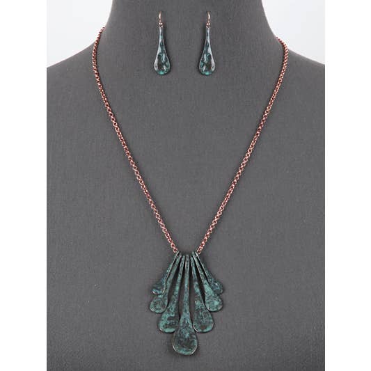 FR2029 Ensemble de colliers gradués en métal martelé patiné pour la vente par 0011 PREMIERE