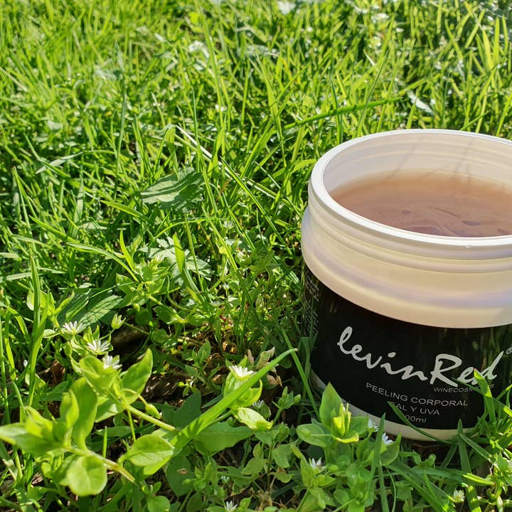 Salt and Grape Body Peeling for wholesale by levinRed