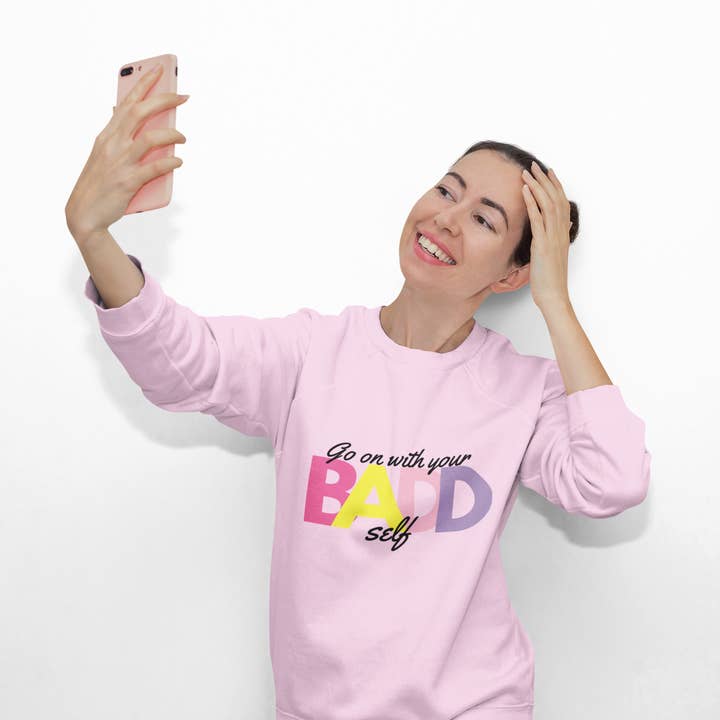 Continua con il tuo maglione girocollo Badd self per la vendita all'ingrosso da parte di Big Girl Interrupted