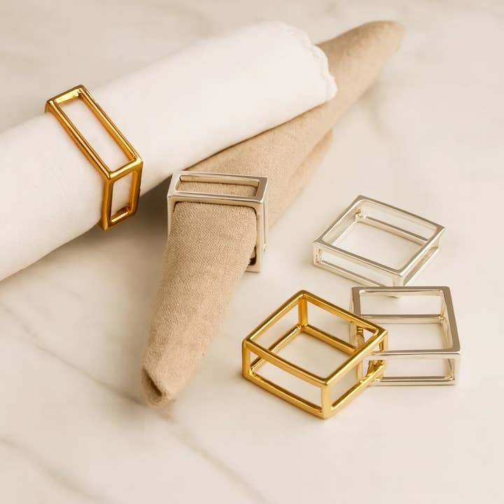 Rond de serviette carré en métal minimaliste pour la vente par Fennco Styles