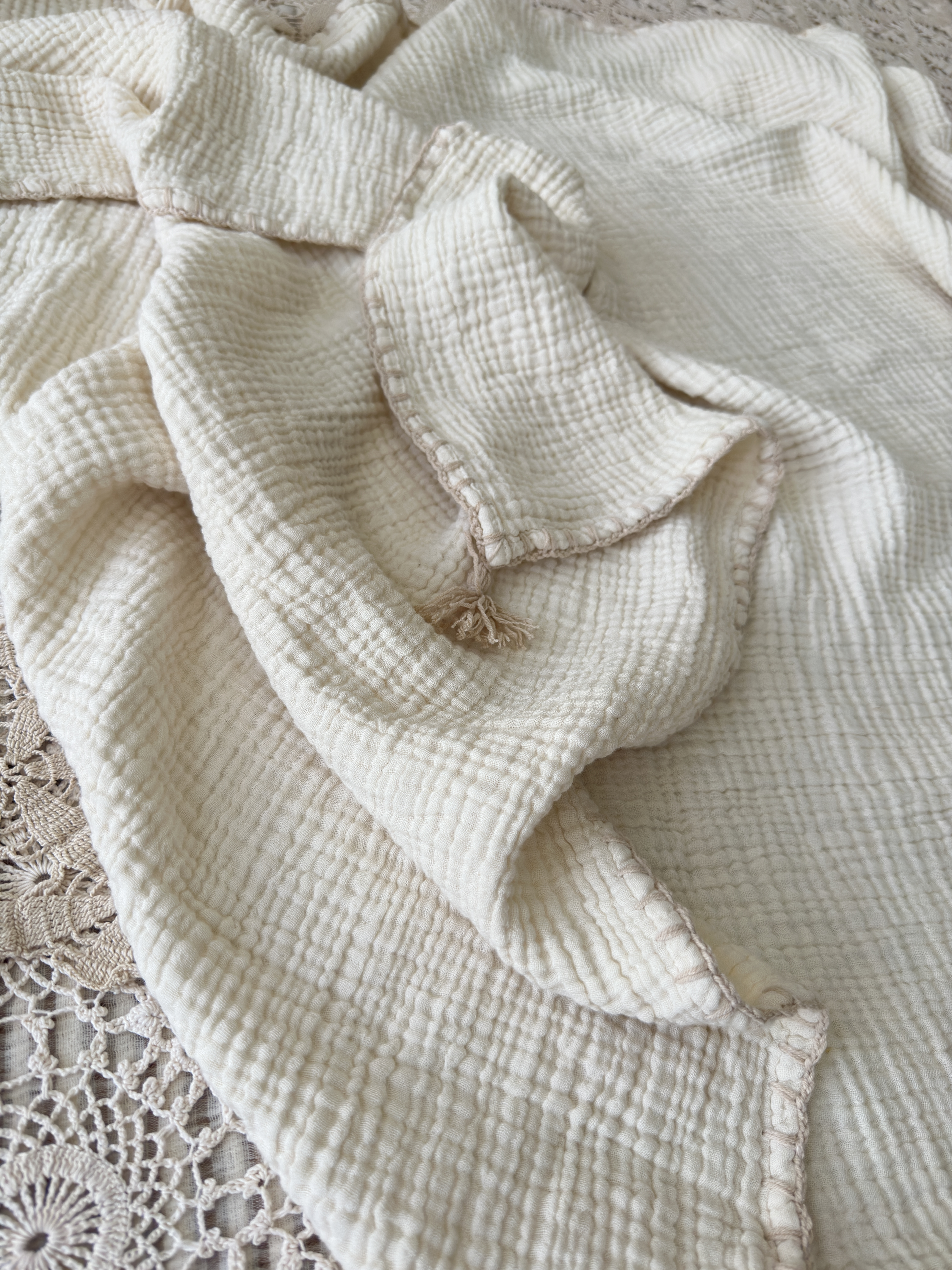 Naturloom - Wholesale Throw Blanket - GOTS Certified Organic Muslin Blanket, Ivory Throw Blanket, Lightweight Cotton Quilt, King Size Bedspread, Breathable Muslin Bedding8