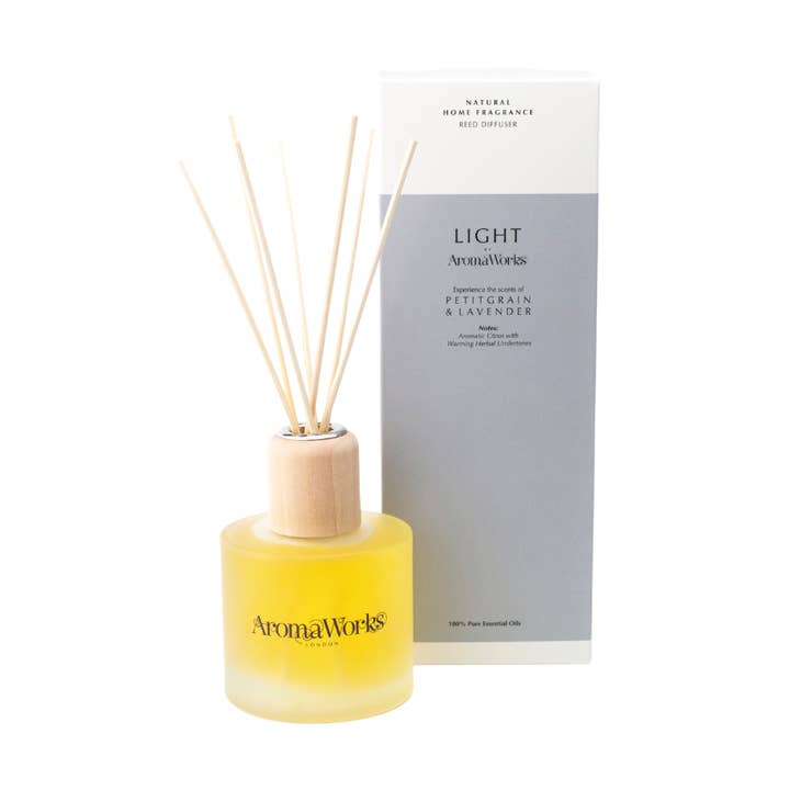 Light Range - Diffuseur à roseaux Petitgrain et lavande 200 ml pour la vente par AromaWorks London