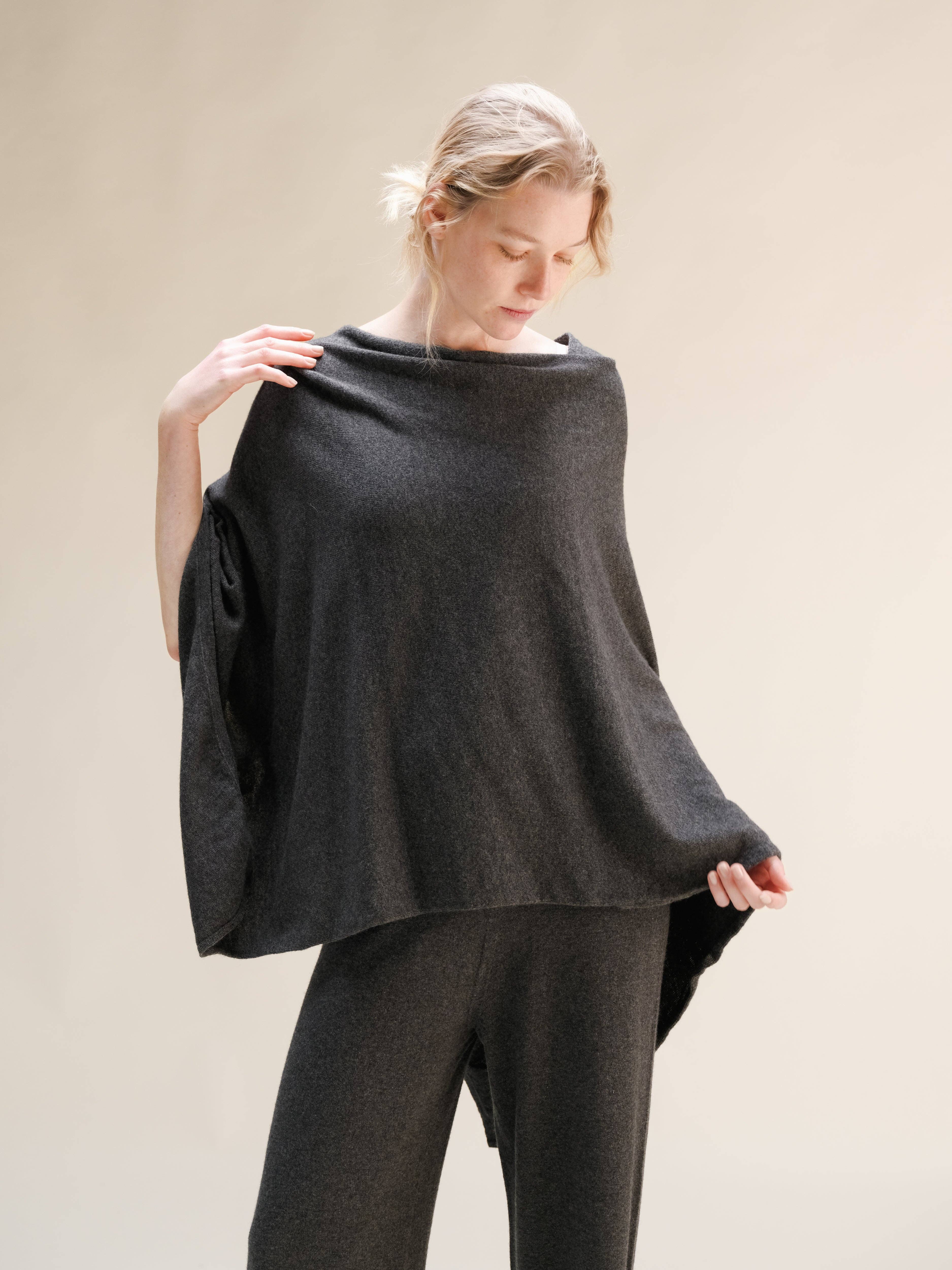 Lèmme - Wholesale Poncho - Women's - Cashmere Mix Asymmetric Poncho28
