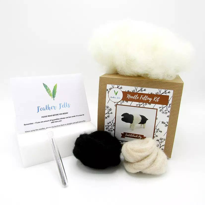 Feather Felts - Wholesale Craft Sewing Kit - Saddleback Pig - Needle Felting Kit1