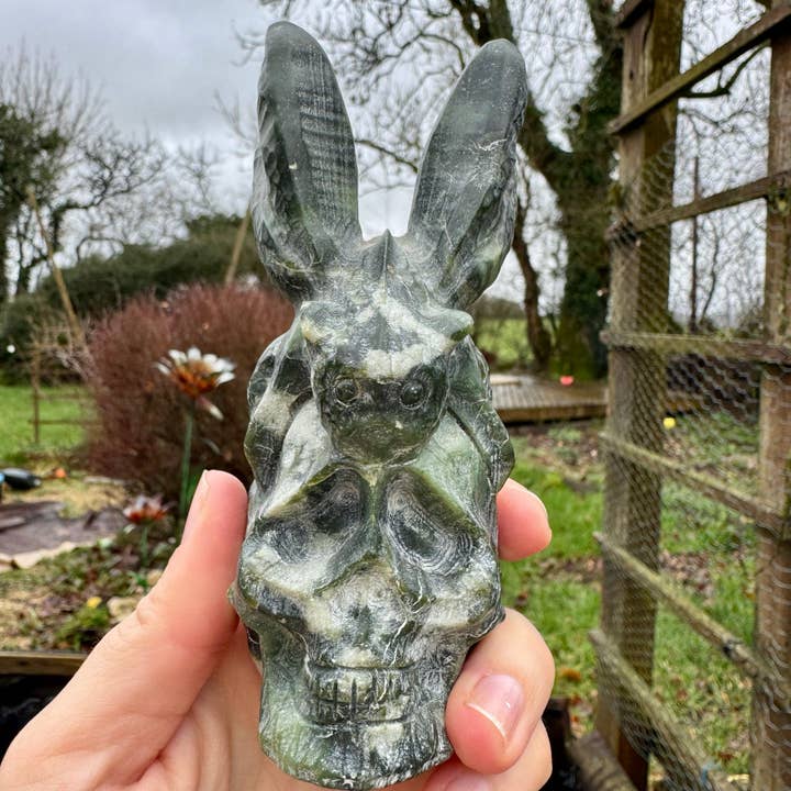 Skull carving winged beaver nephrite Jade stone skull by Elf for wholesale by Elf Kendal Hippies