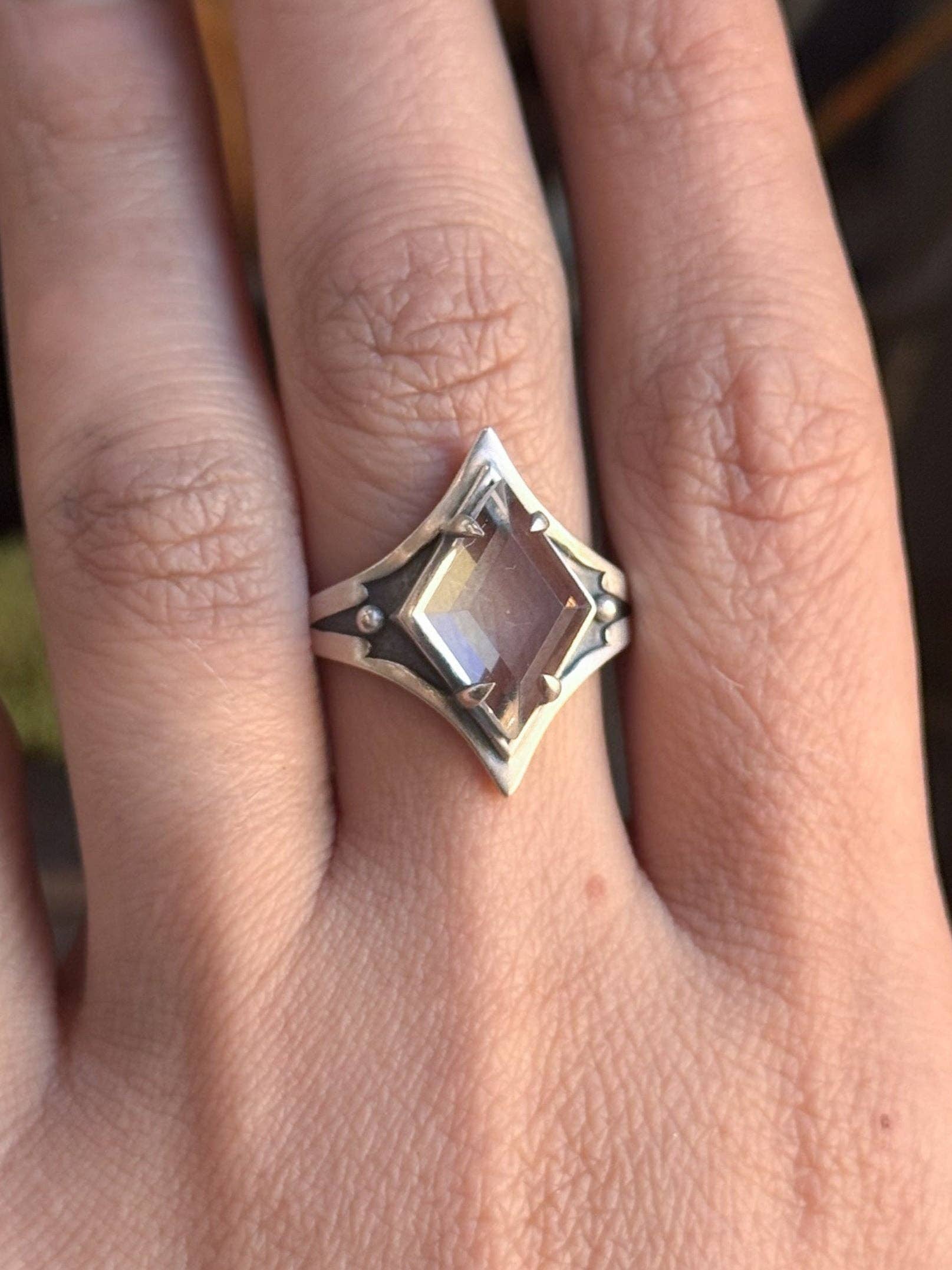 Acid Queen Jewelry – wholesale Cocktail/statement ring – Grounded Ring W/ Faceted Quartz1