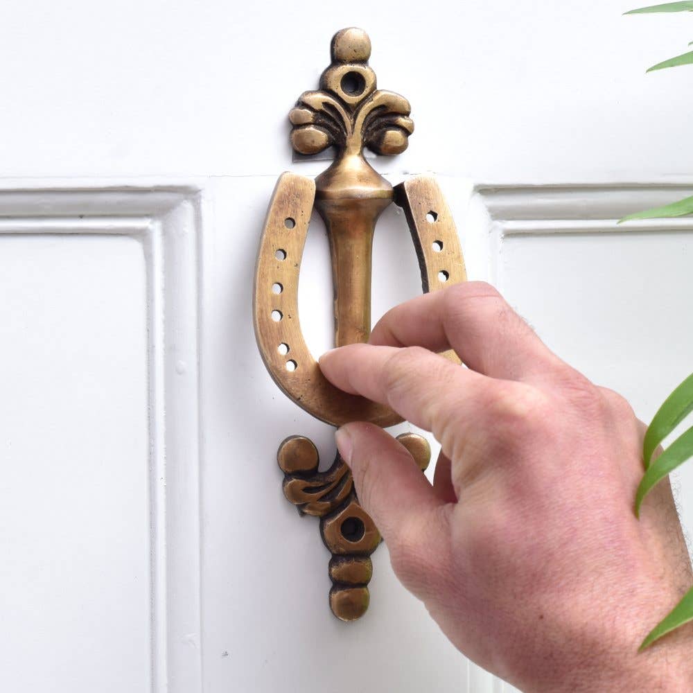 Golden 1 Piece Brass Horse Shoe Stylish Vintage Door Knocker for wholesale on Faire1