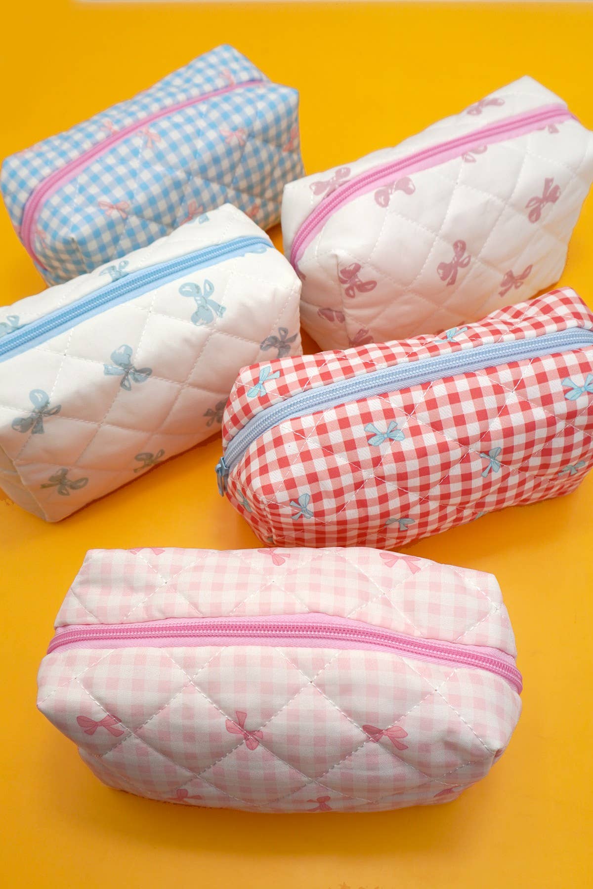 JOSSLYN by wall to wall - Wholesale Makeup/Cosmetic Bag - QUILTED COTTON CHECKER BOW COSMETIC POUCH BAG | 40P5692