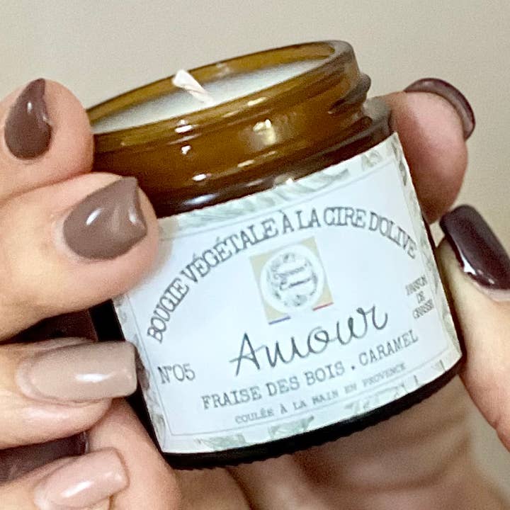 Scented candle "LOVE" - Strawberry - Caramel Valentine's Day for wholesale by Cocoon’Essence