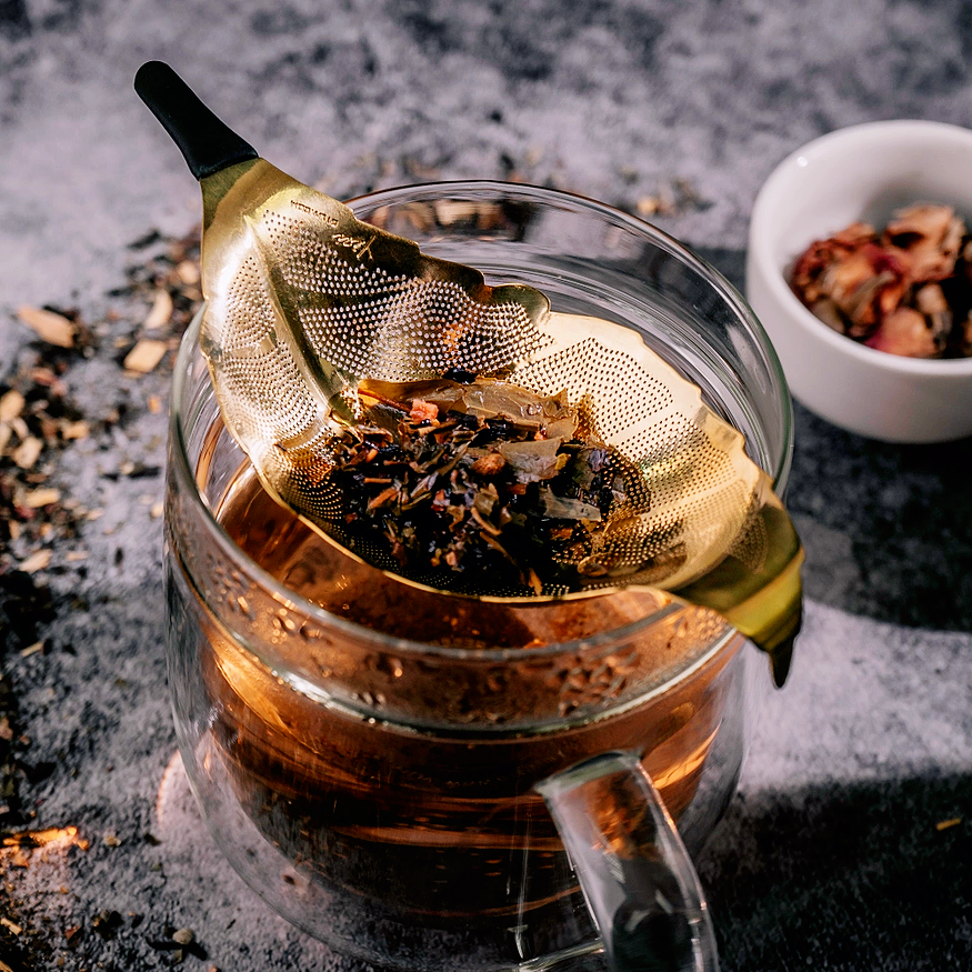 01living Ltd - Vendita all'ingrosso Colini/infusori da tè - Filtro per tè a foglia in acciaio inox dorato con manico in silicone3