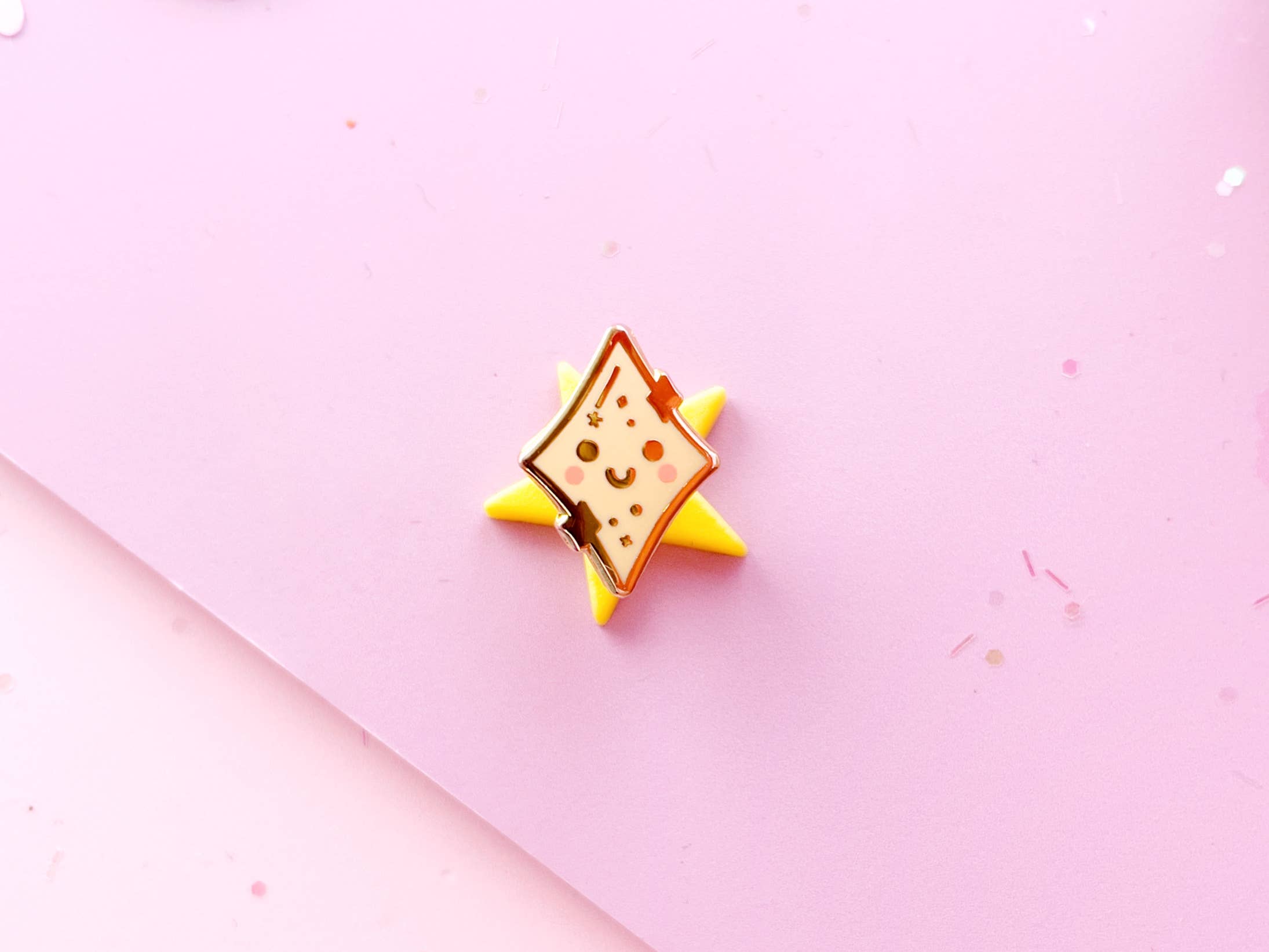 Jino's Art - Wholesale Lapel Pin/Button - Mini set of star and sparkle hard enamel pins - in yellow6