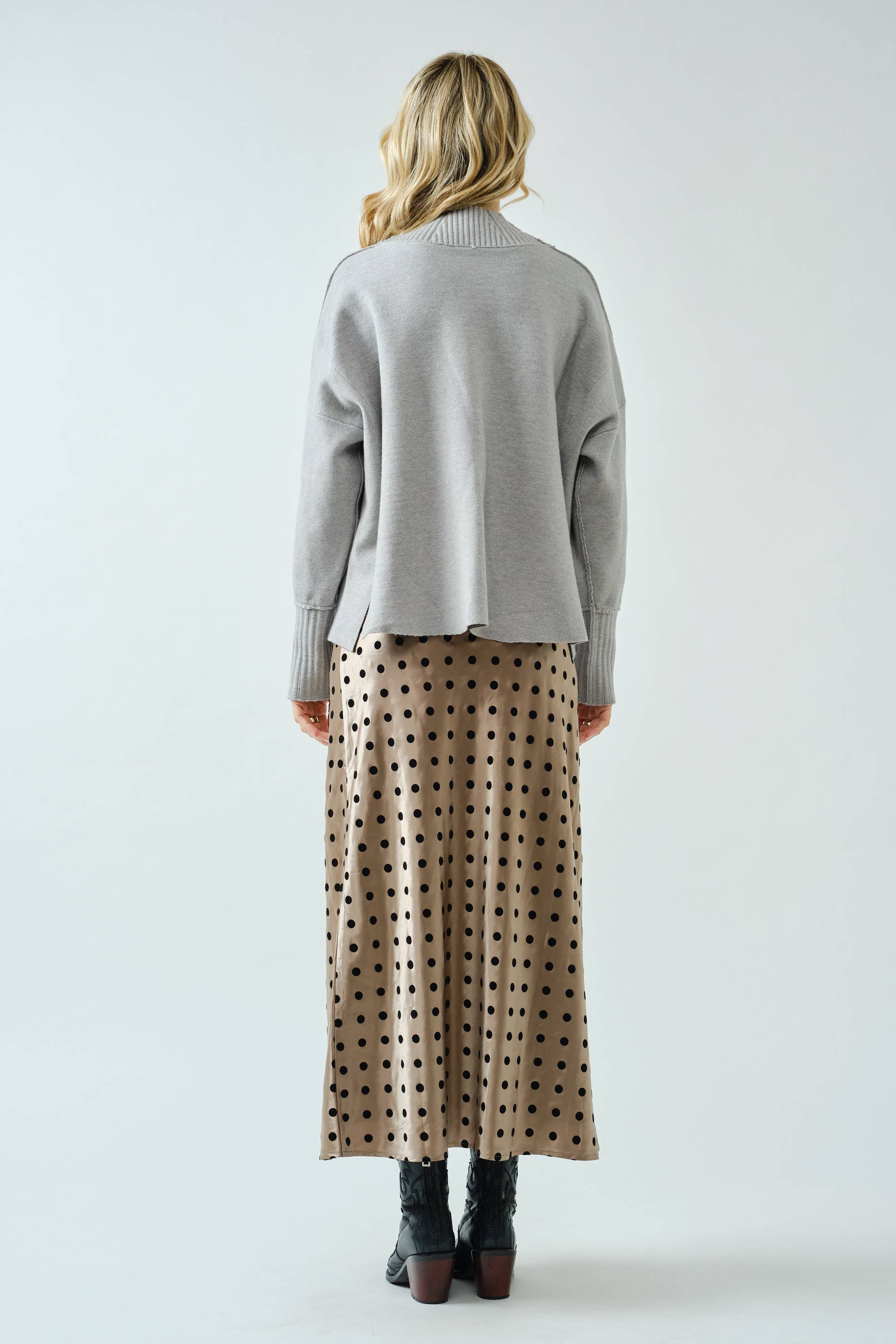 SPICE ALLEY – Saia - Mulher por atacado – SA10003S - Saia Midi de Cetim com Bolinhas7