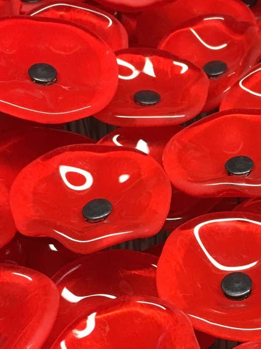 Piccolo fiore rotondo in vetro rosso per uso interno per la vendita all'ingrosso da parte di CARNEOL GLASS