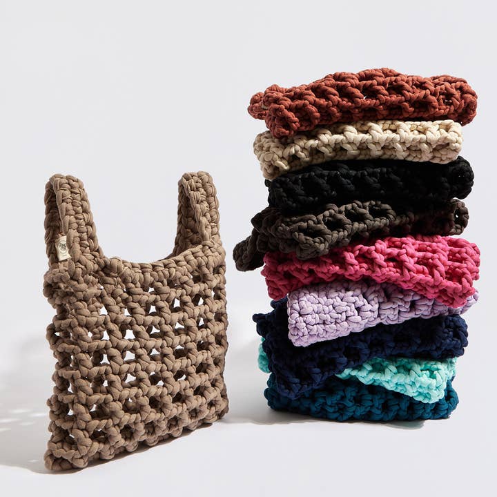 The Mama Made - Wholesale Tote Bag - Women's - “Thalia” crochet chequered wrist bag burgundy23