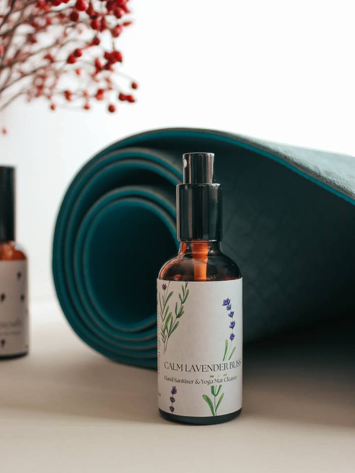 Desinfectante de manos y limpiador de esterillas de yoga Calm Lavender Bliss, 50 ml para venta al por mayor de Aroma Theory