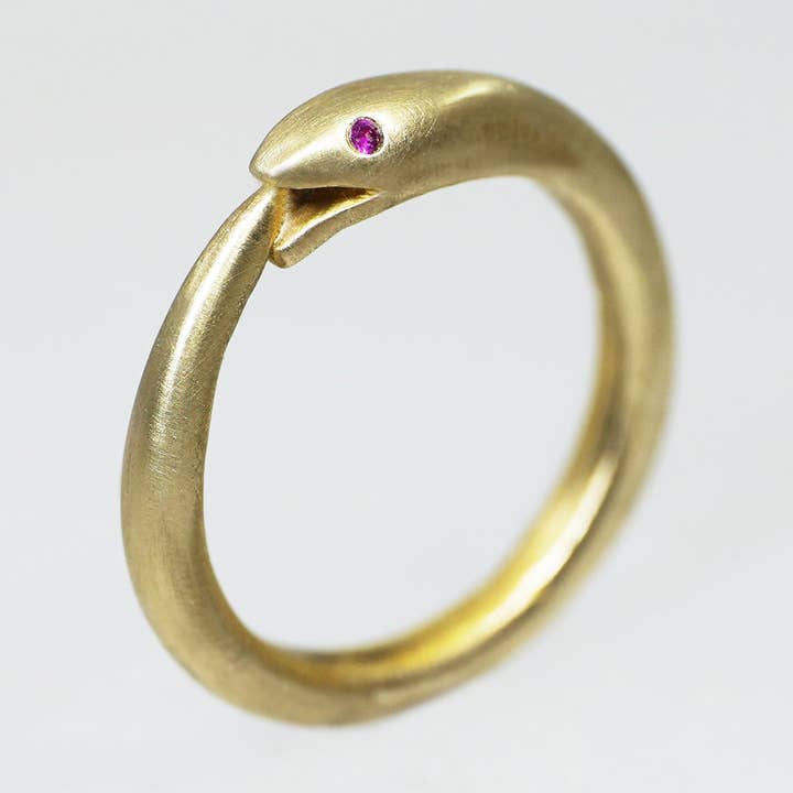 Ouroboros Schlangenring aus Messing oder Bronze mit Edelsteinen für den Großhandel von Michelle Chang