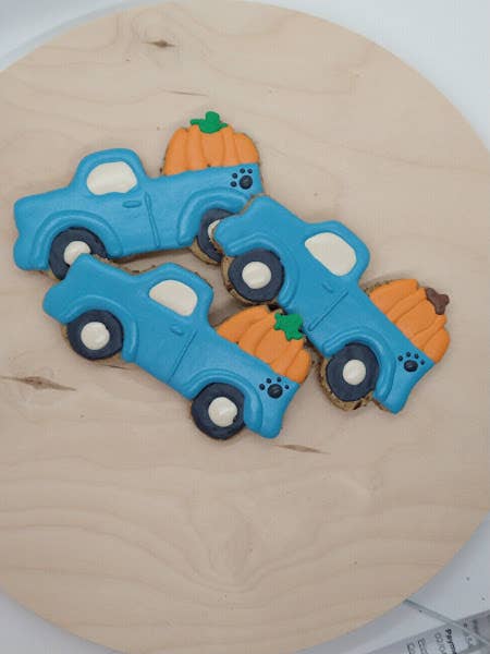 Fall truck w/pumpkin dog treats for wholesale by SmittyMitts
