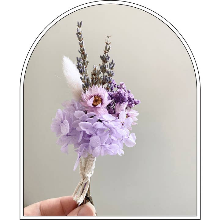 Bohokind - Wholesale Dried/pressed flowers - Lovely Lilac Dried Flower Posies1