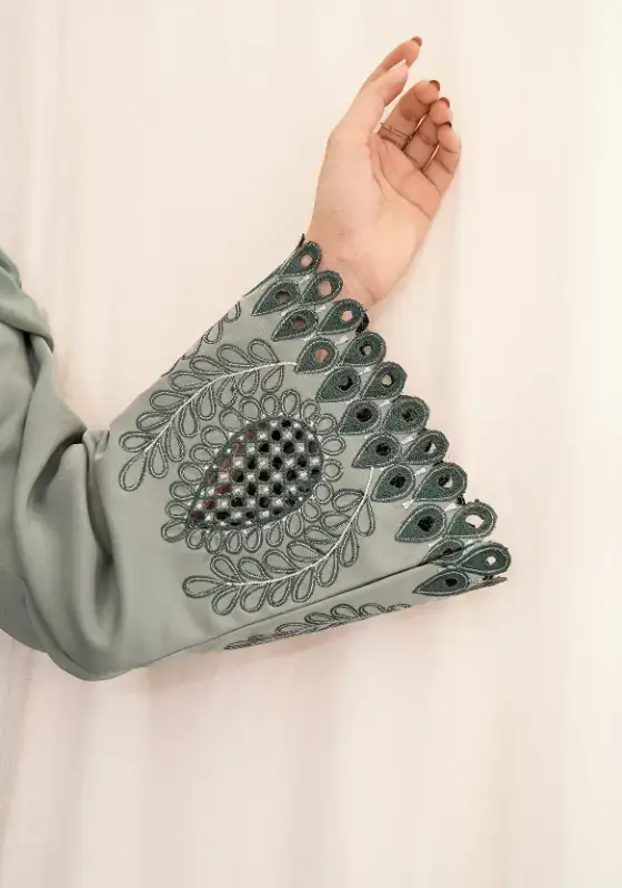 Zod – wholesale Kaftan – Women's – Hareer Embroidered Abaya2