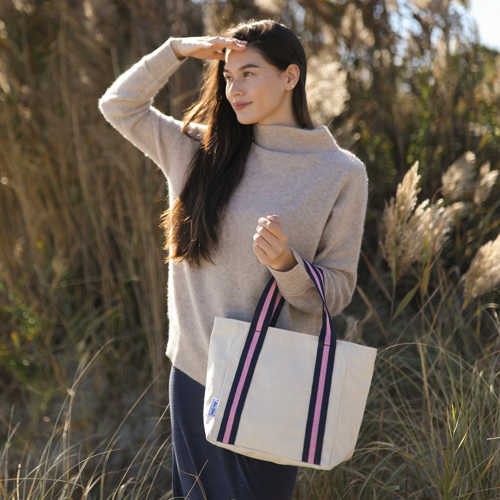 Pink Berry Mini Hamptons Beach Tote for wholesale on Faire1