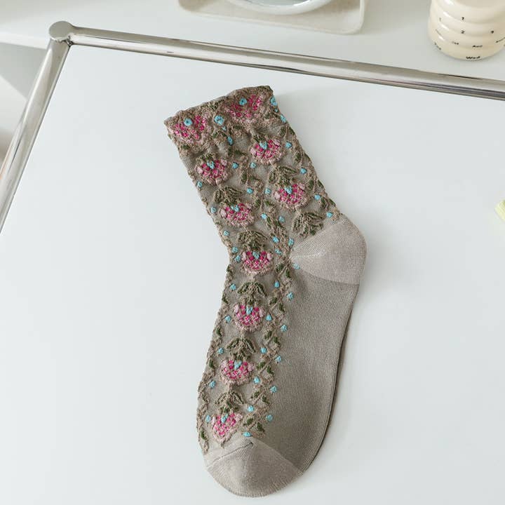 Tourtiwi - Wholesale Socks - Women's - Retro 3D abstract embossed flower pattern socks5