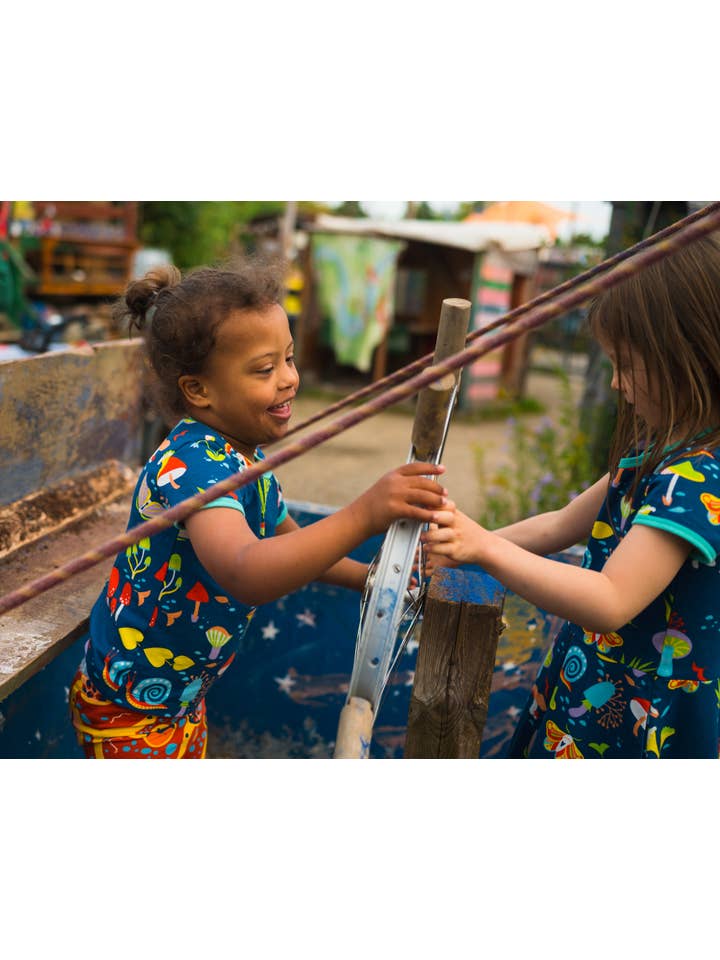 Merle Kids - Wholesale Shirt - Kids - Organic Kids T-Shirts - Forest at Night1