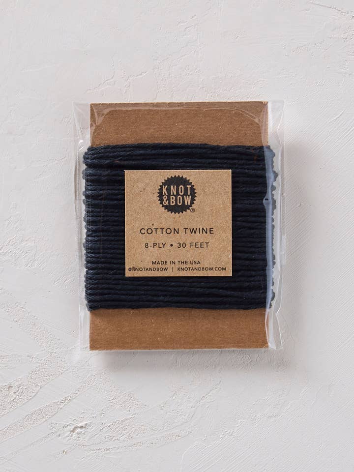 Carte de ficelle de coton noir pour la vente par Knot & Bow