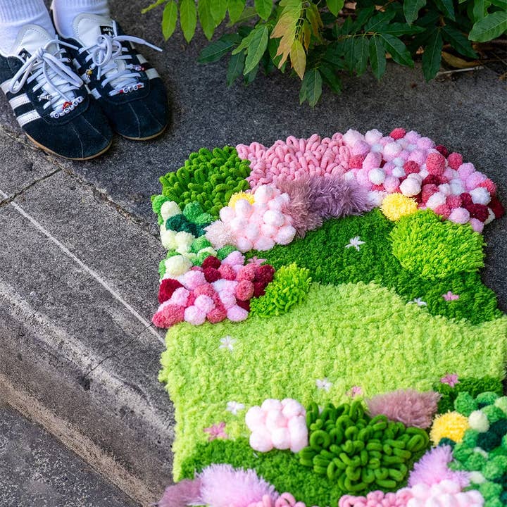 Craft Club – wholesale DIY craft kit – BUBBLEGUM GARDEN - Moss Rug Making Kit10