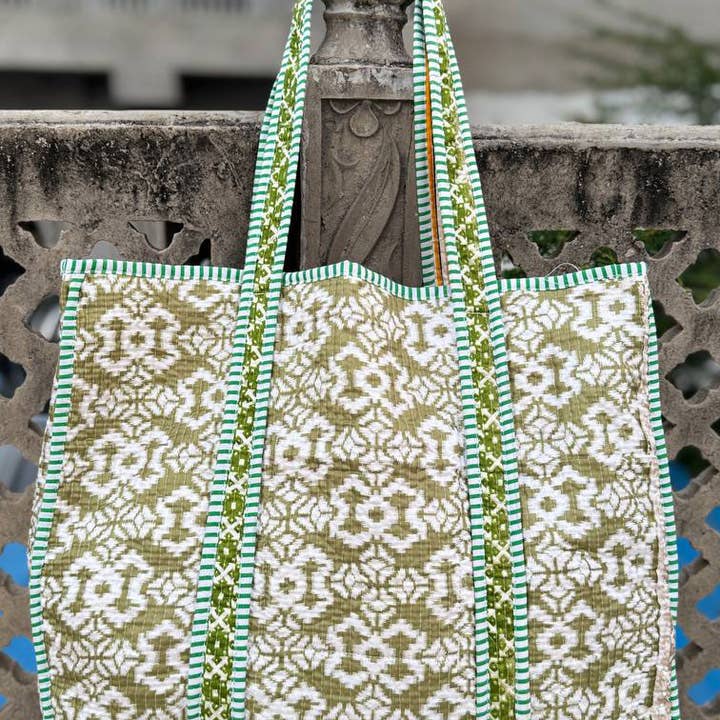 GYPSY STUDIO - Wholesale Shoulder Bag - Women's - Floral Print Silk Quilted Tote Bag Women's Shopping Handbag