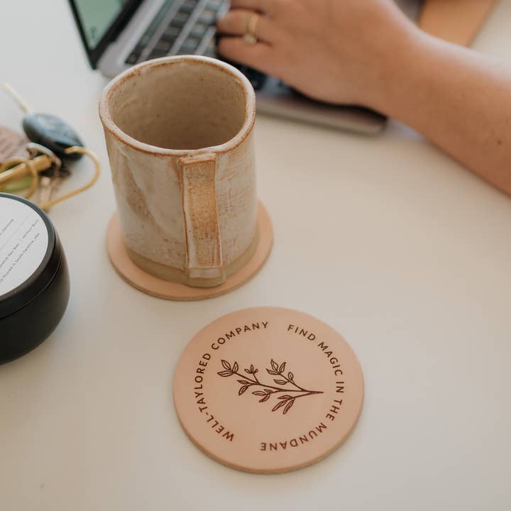 Freshwater Curated Goods - Vendita all'ingrosso Sottobicchiere - Set di sottobicchieri in pelle con logo personalizzato