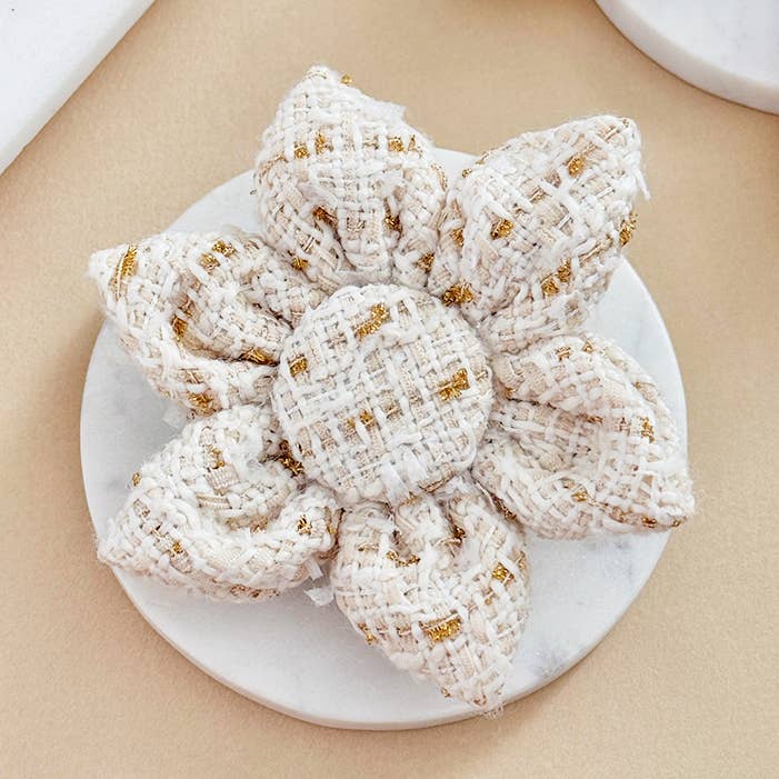 Vanilje Tekstureret Tweed Krave Blomst for engroshandel hos Cocopup London