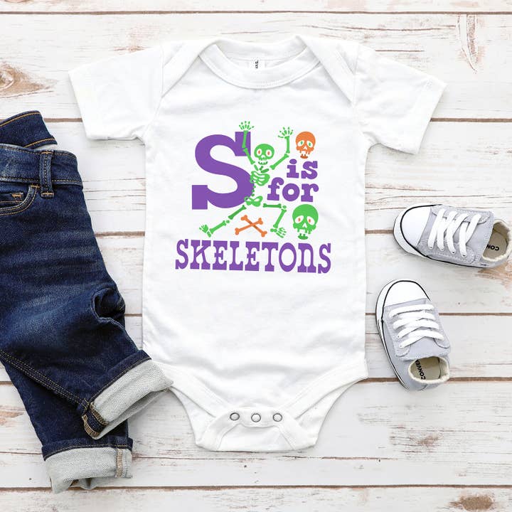 S pour Squelettes Body Bébé Manches Longues & Courtes pour la vente par Itsy Bitsy Bella Co