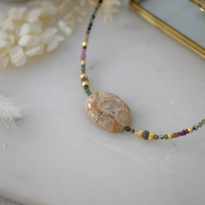 NECKLACE SHAKTI FOSSIL CORAL and other Purchase Wholesale plomos pesca. Free Returns & Net 60 Terms on Faire trending on Faire.