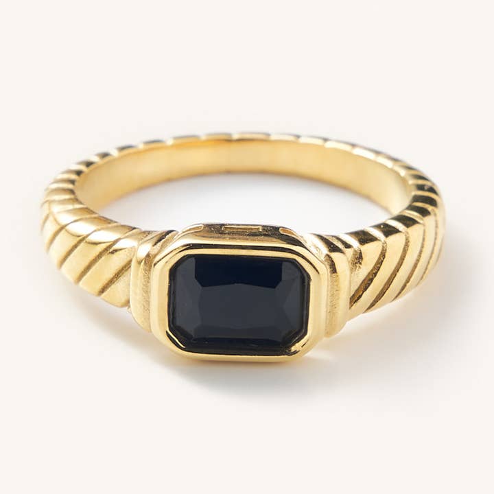 Anello in onice nero intrecciato per la vendita all'ingrosso da parte di Nikki Smith Designs