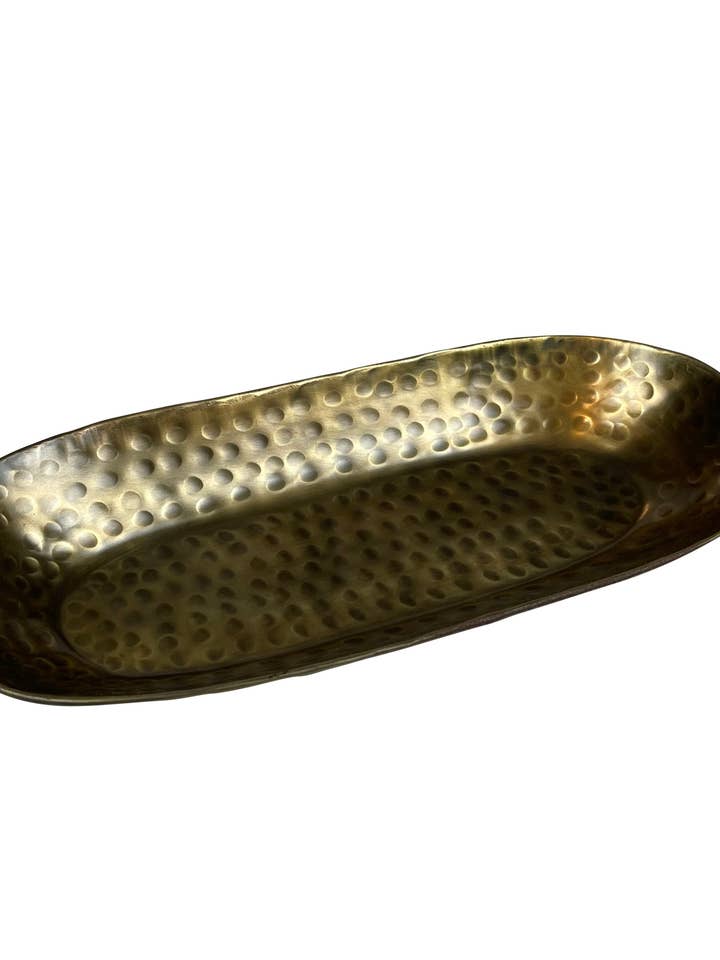 Petit plateau ovale en laiton martelé pour la vente par Danishville