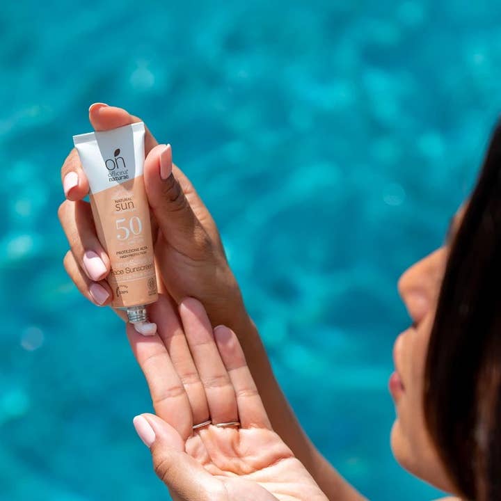 Officina Naturae - Wholesale Sunscreen - Sunscreen SPF 50 FACE Aluminium tube stop age4