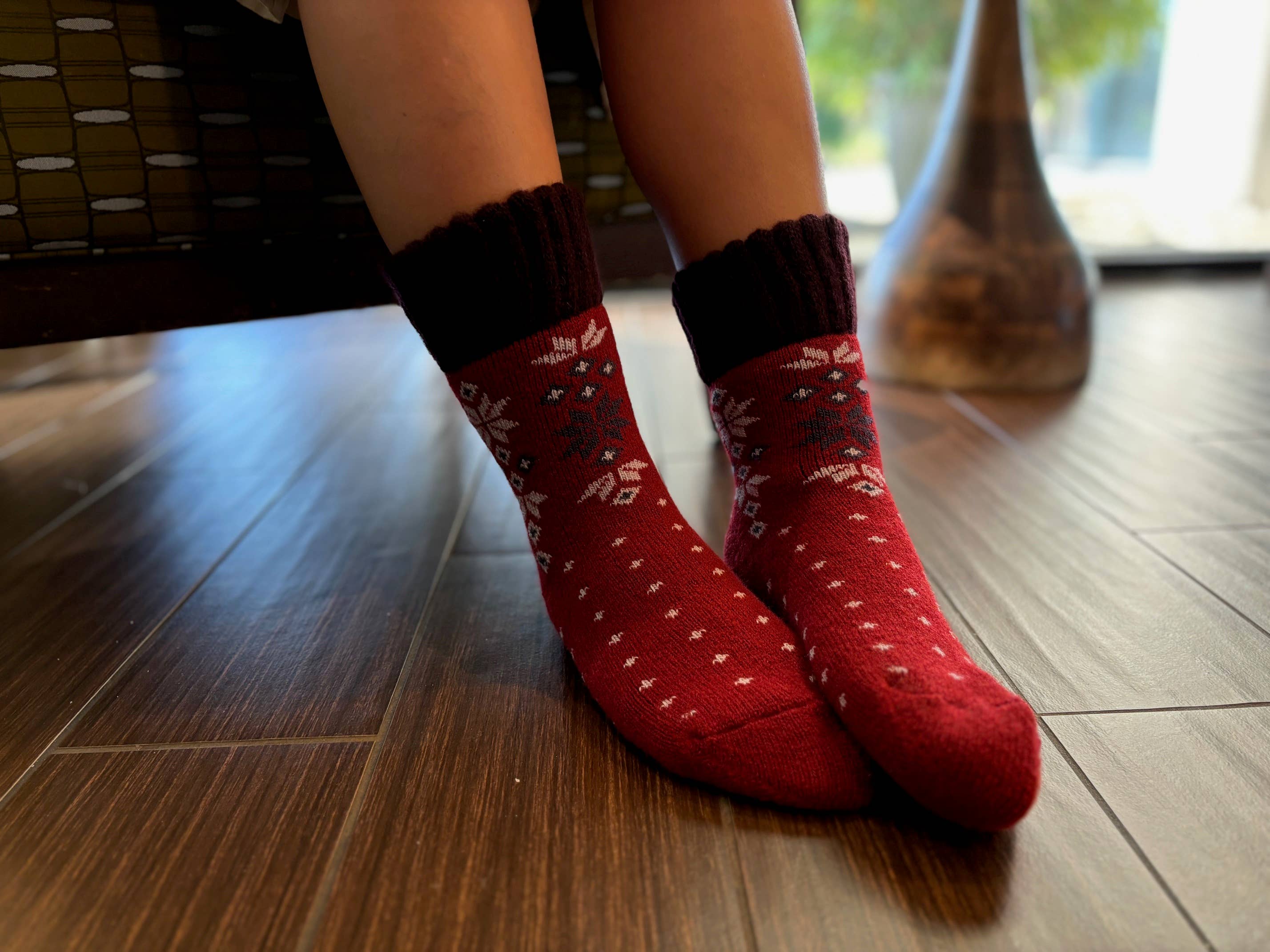 CHERRYSTONE – Großhandel Haussocken – Unisex – Thermosocken mit Rundhalsausschnitt und Schneekristallen | Griffe | Unisex M/L6