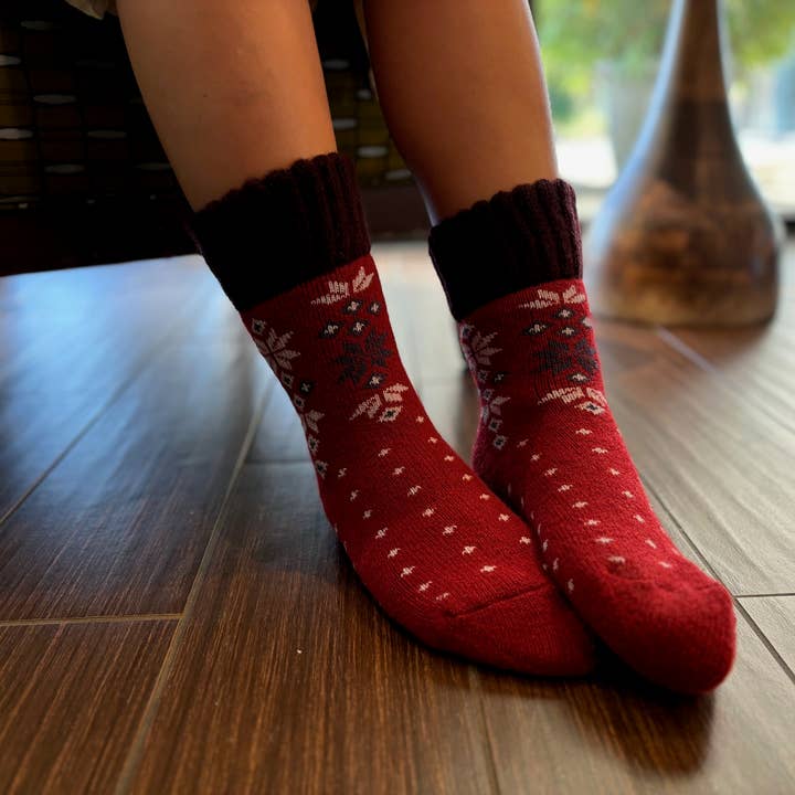 CHERRYSTONE – Großhandel Haussocken – Unisex – Thermosocken mit Rundhalsausschnitt und Schneekristallen | Griffe | Unisex M/L6